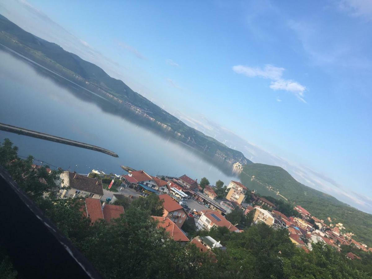 Apartmani Vidikovac Golubac Eksteriør bilde