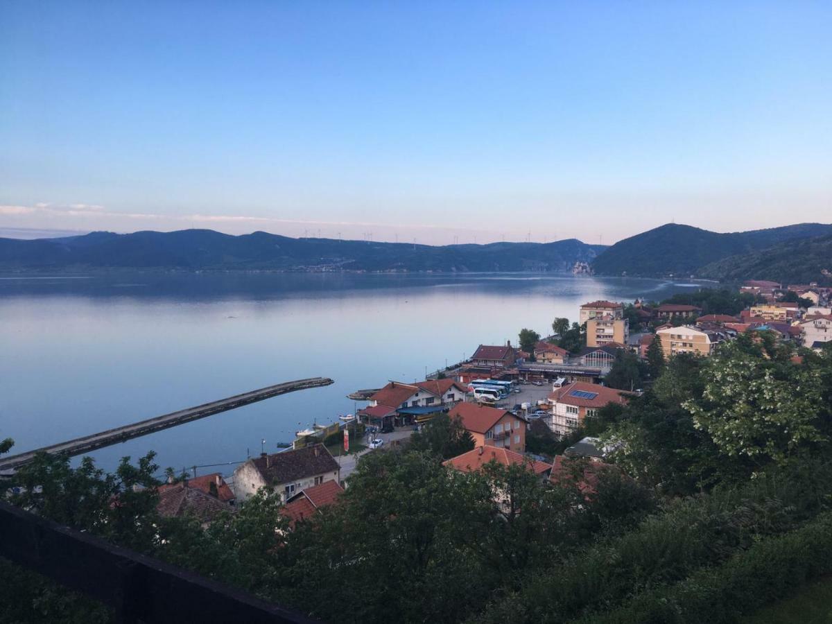 Apartmani Vidikovac Golubac Eksteriør bilde